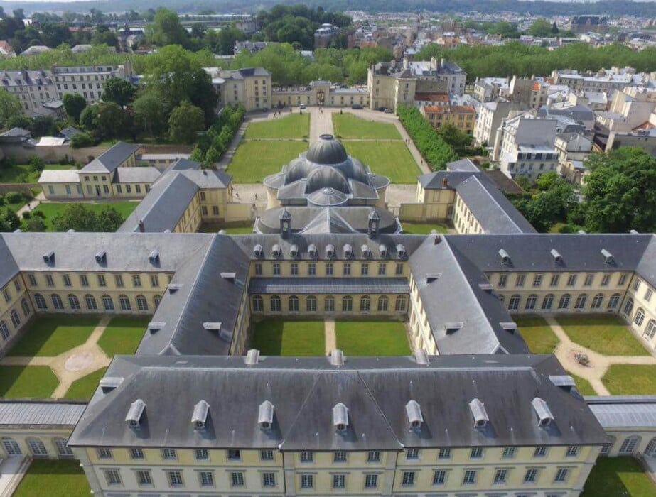 Visite guidée de la chapelle du lycée Hoche 3