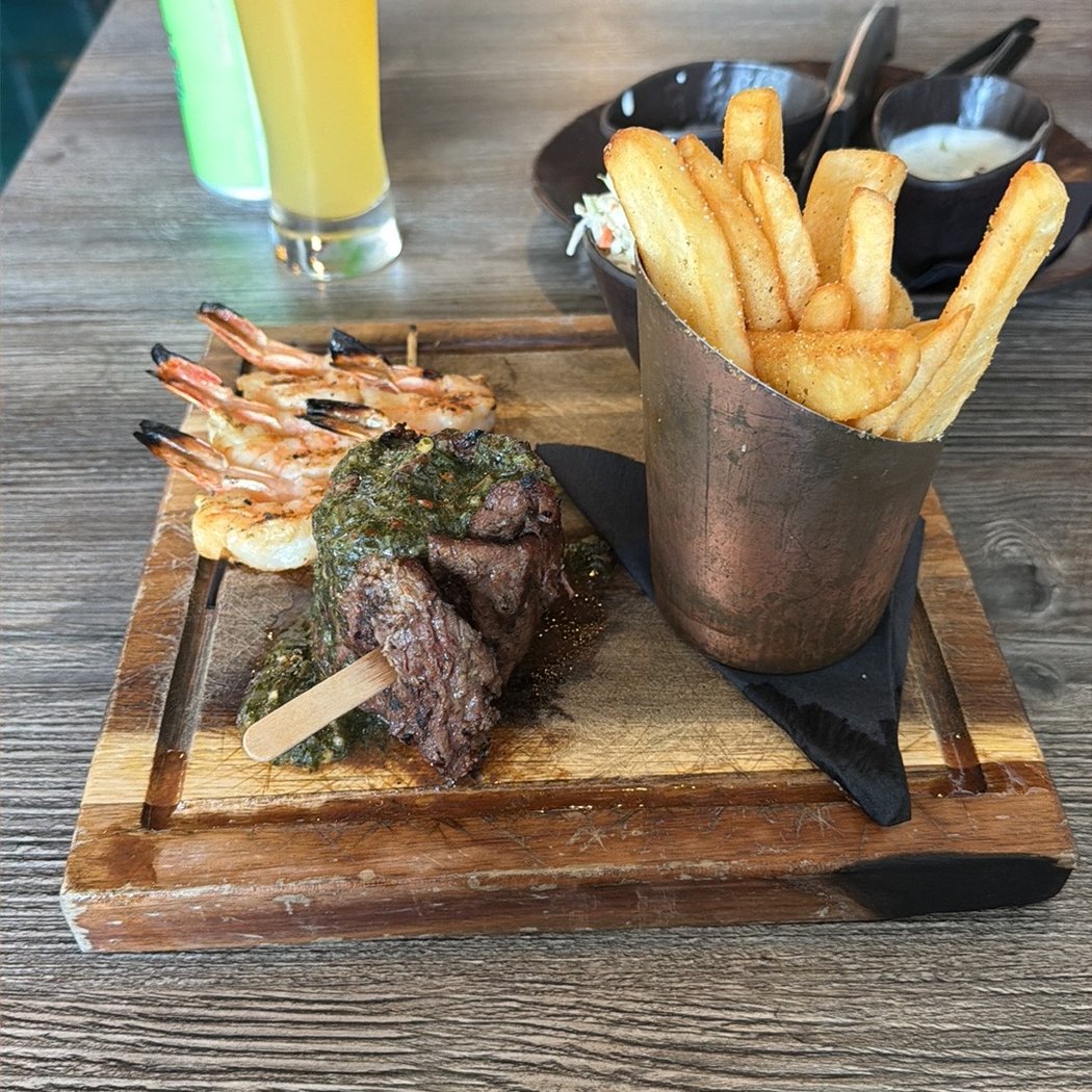 Black Jack's Rum Bar & Grille 3