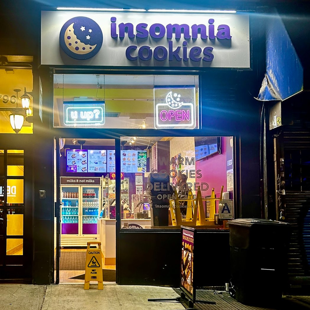 Insomnia Cookies 2