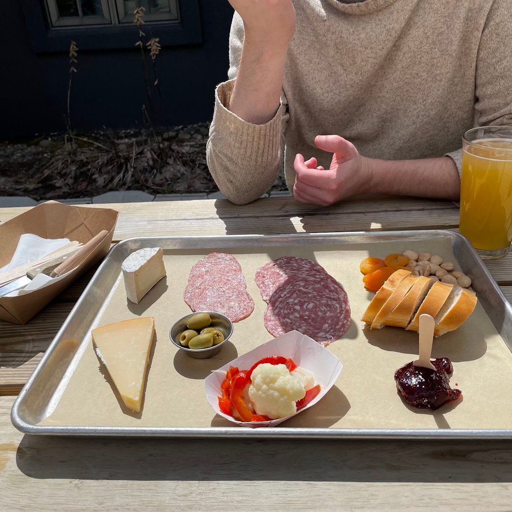 Grand Cru Beer & Cheese Market 1