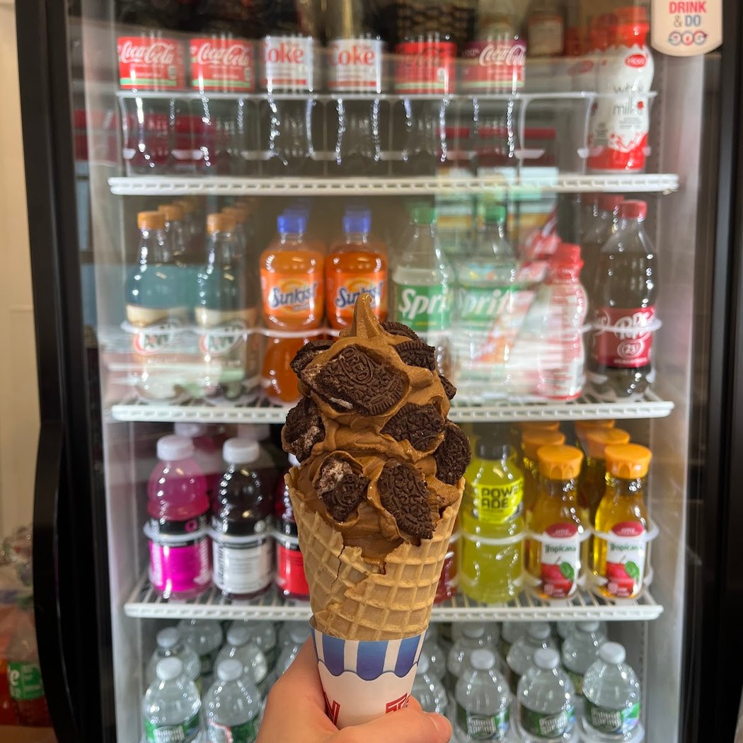 Glenn’s Kreme&Kone at the Hood Milk Bottle 2