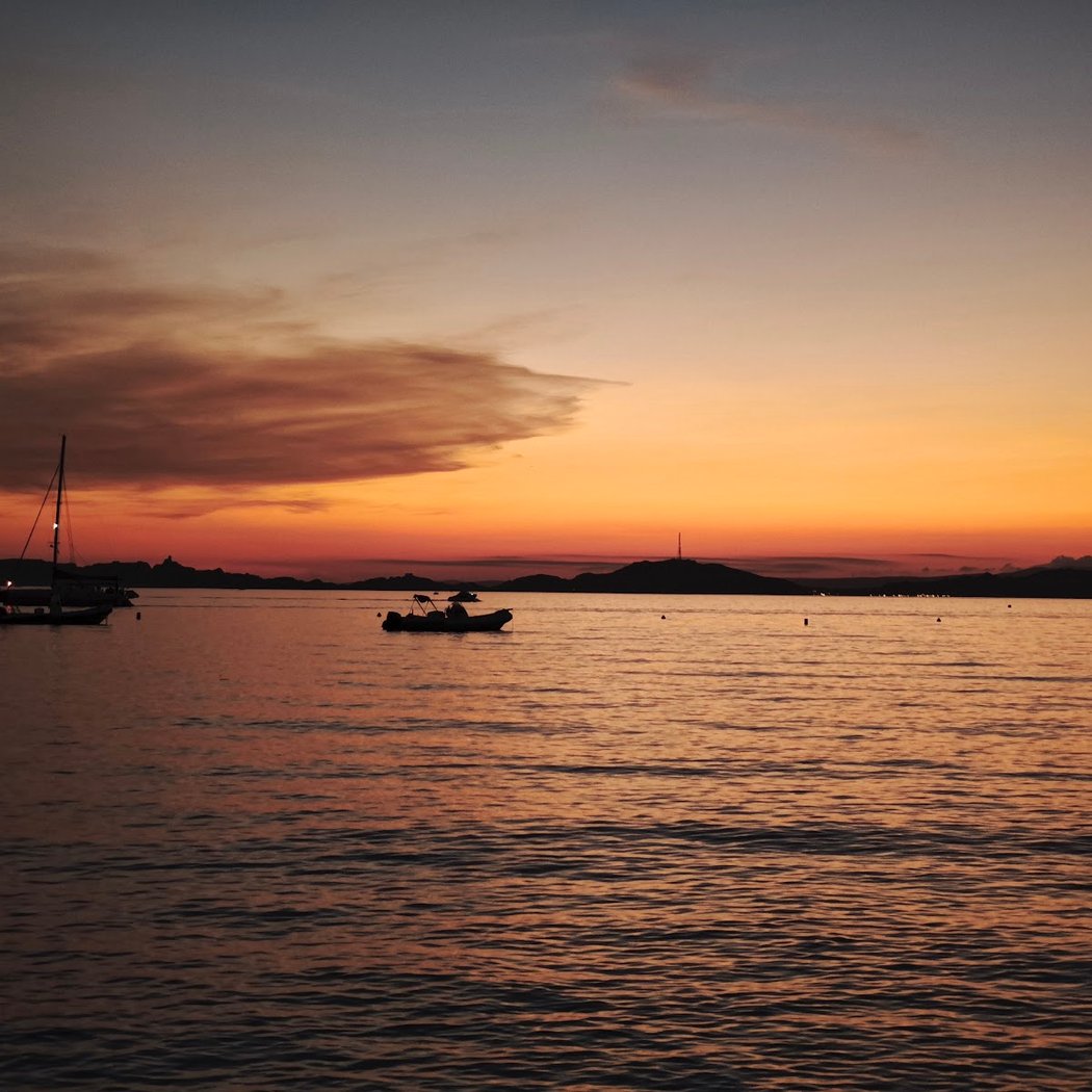 Digue est du Port de la Pointe rouge 1
