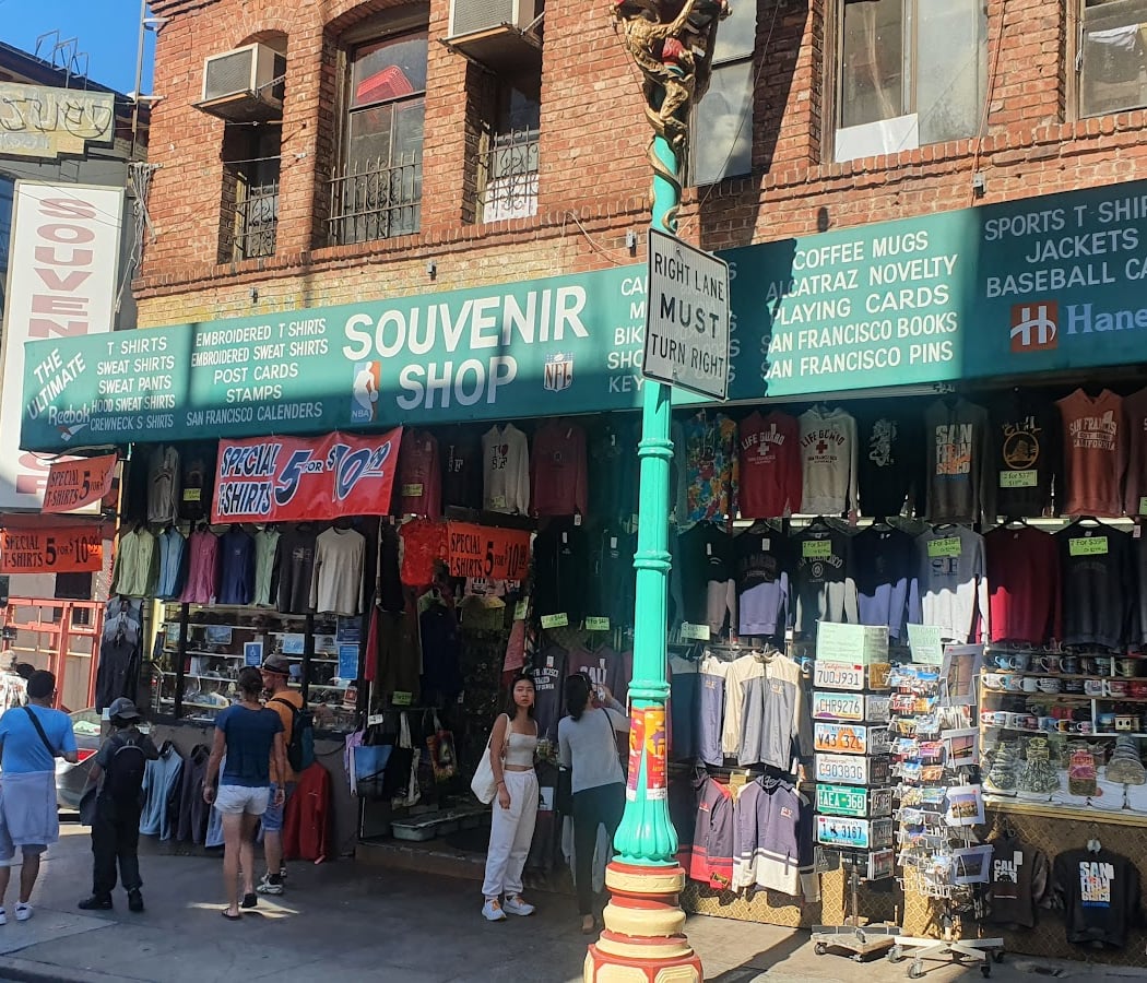 Souvenir Shop 1