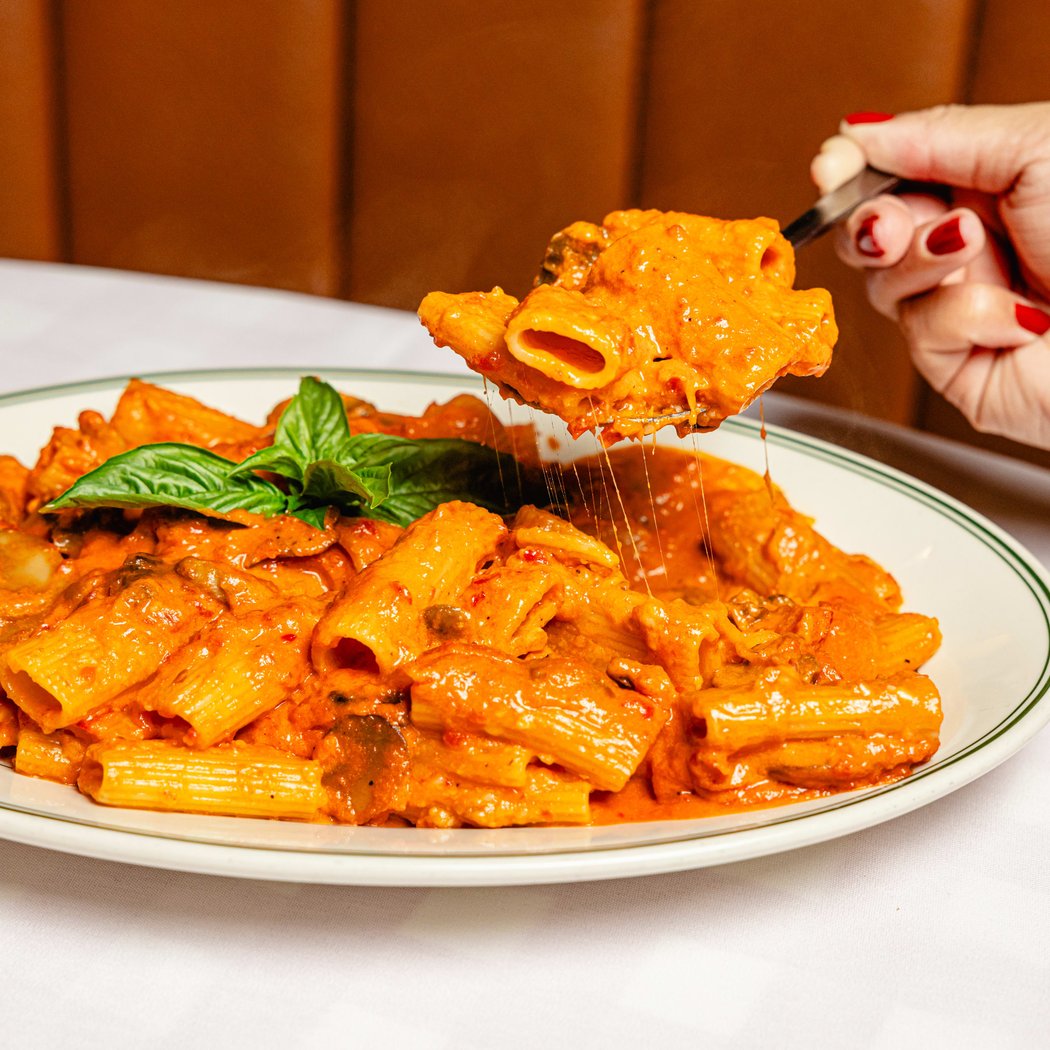 Tony's Di Napoli 5