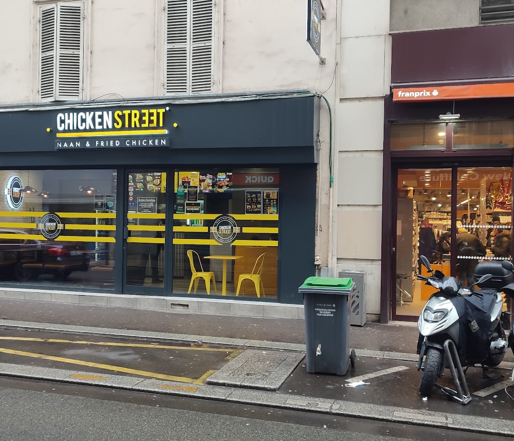Chicken Street Paris 19 Naan & Fried Chicken 2