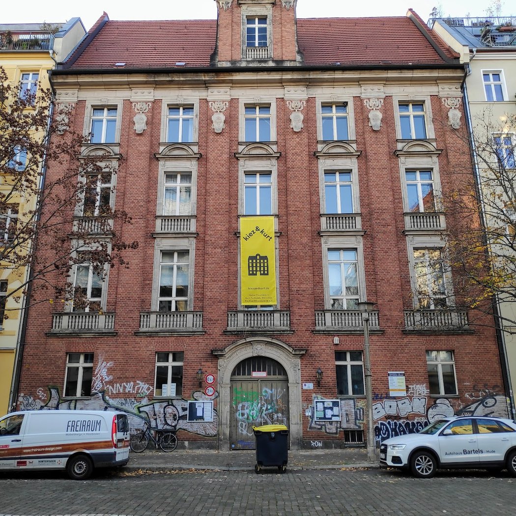 Queeres ImproTheater - Bibliothek 2