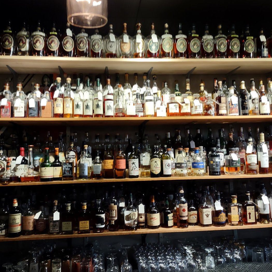 Acme Bar & Company 4