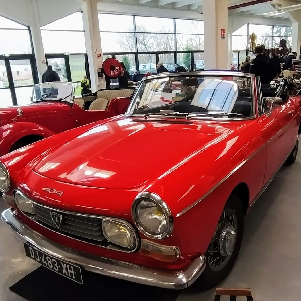 Grande Bourse d'échanges auto, moto, documentation miniatures 1