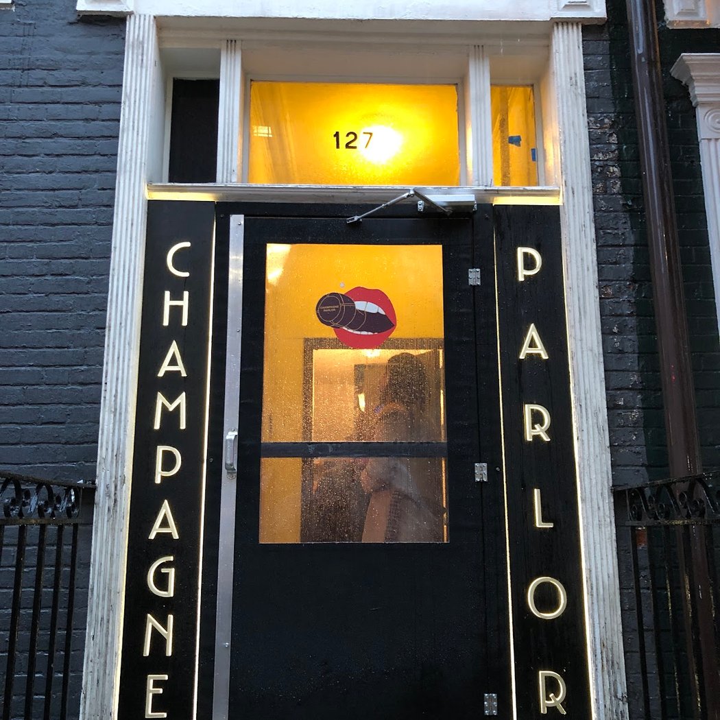 Air's Champagne Parlor 2