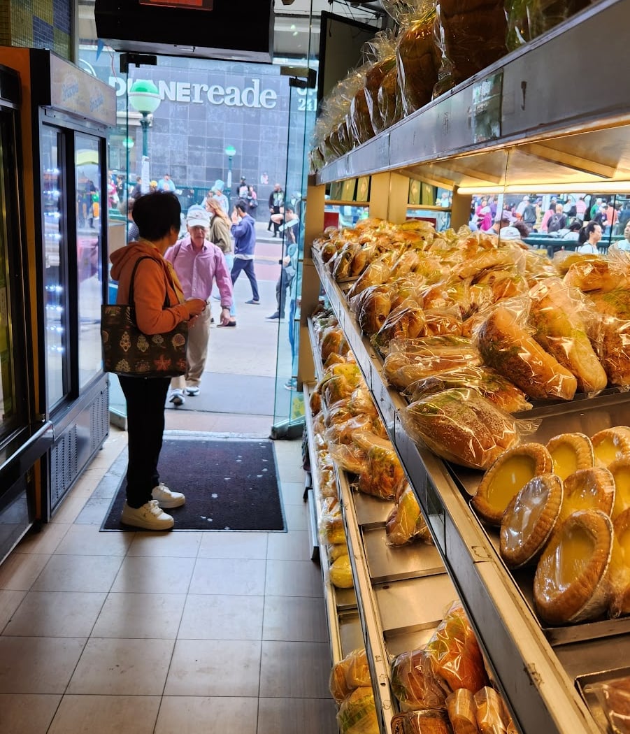 Maxin Bakery 3