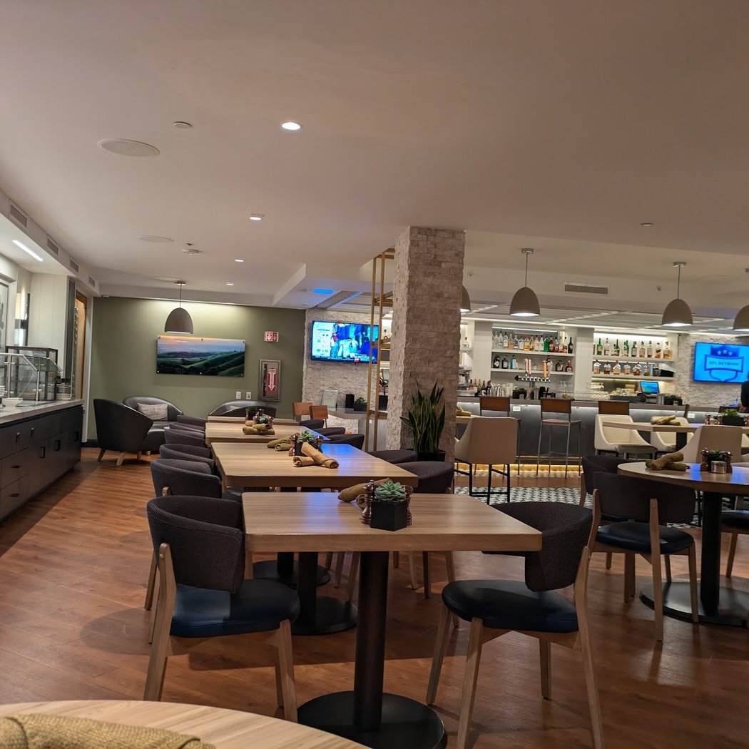 Manzanita Table & Bar 2