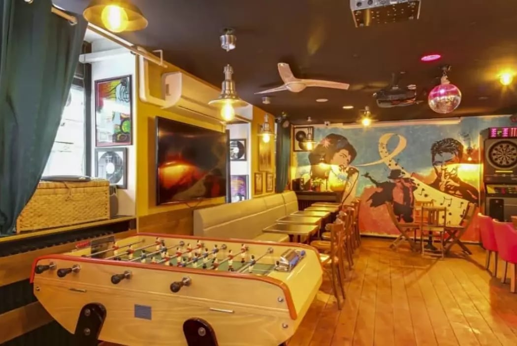 Le Multiplex Bar 1