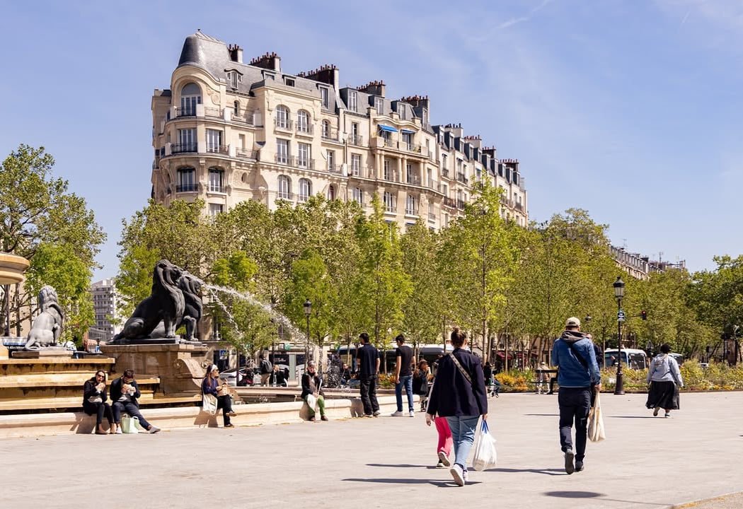 Place Félix Éboué 1