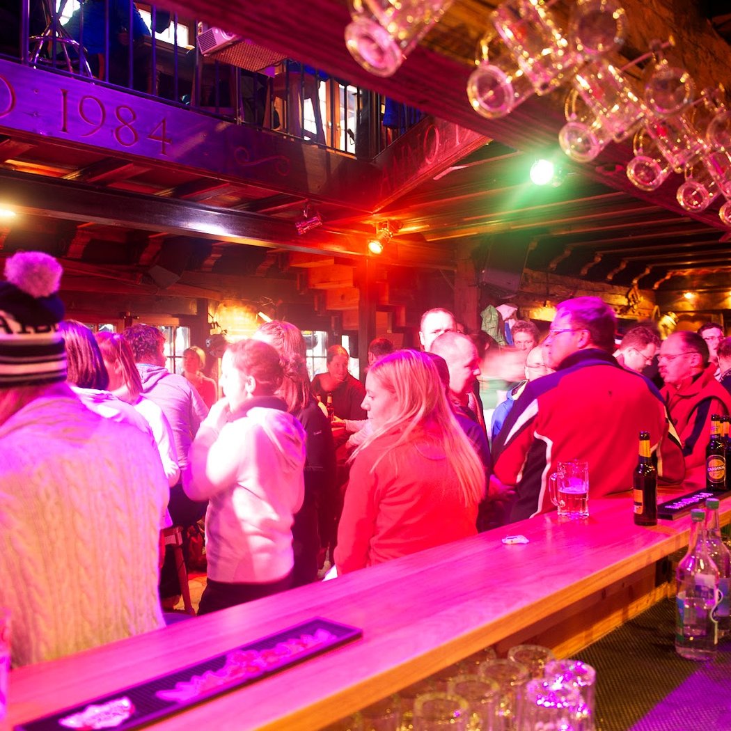 Hennu Stall Après-Ski Bar 2