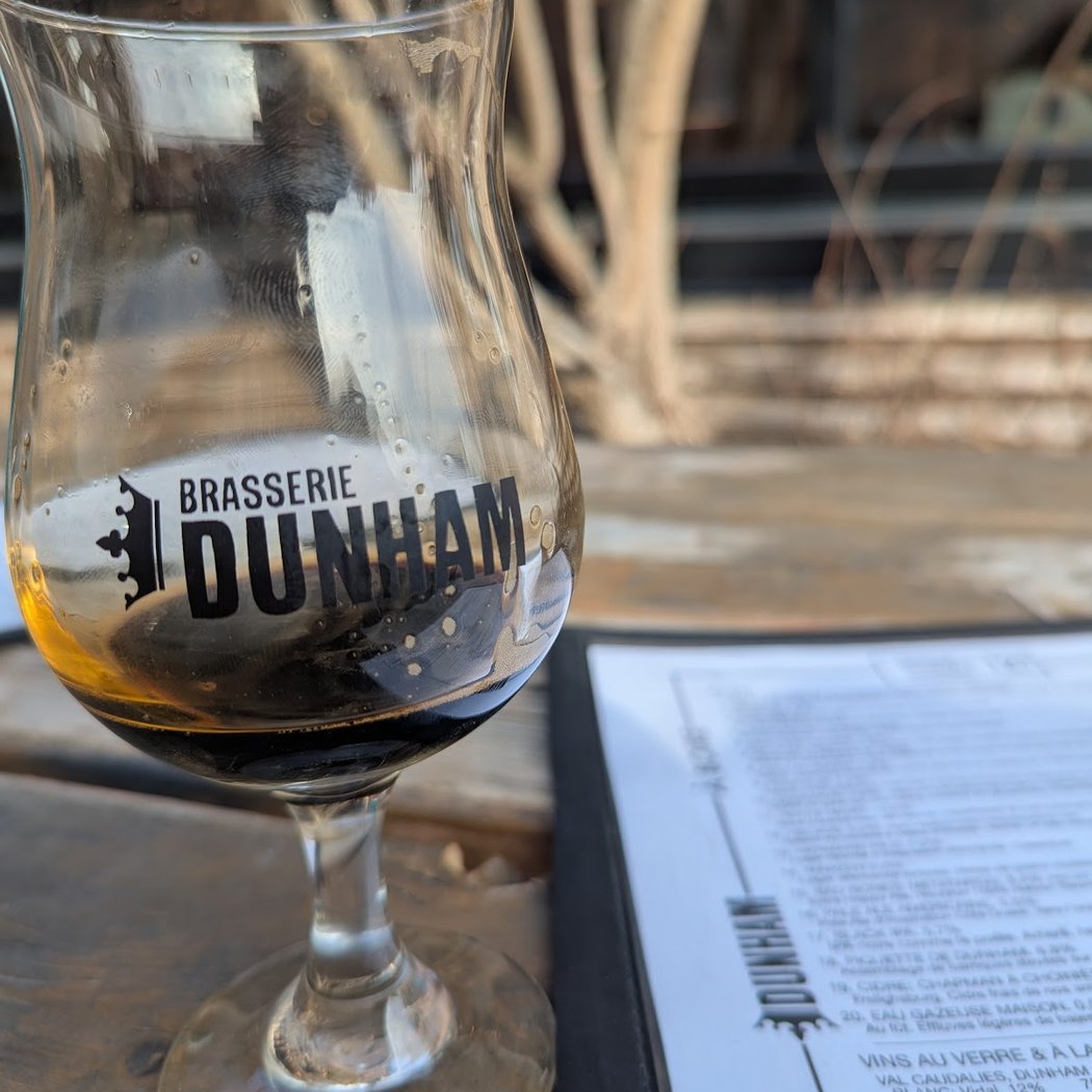 Brasserie Dunham / Pub & Boutique 2