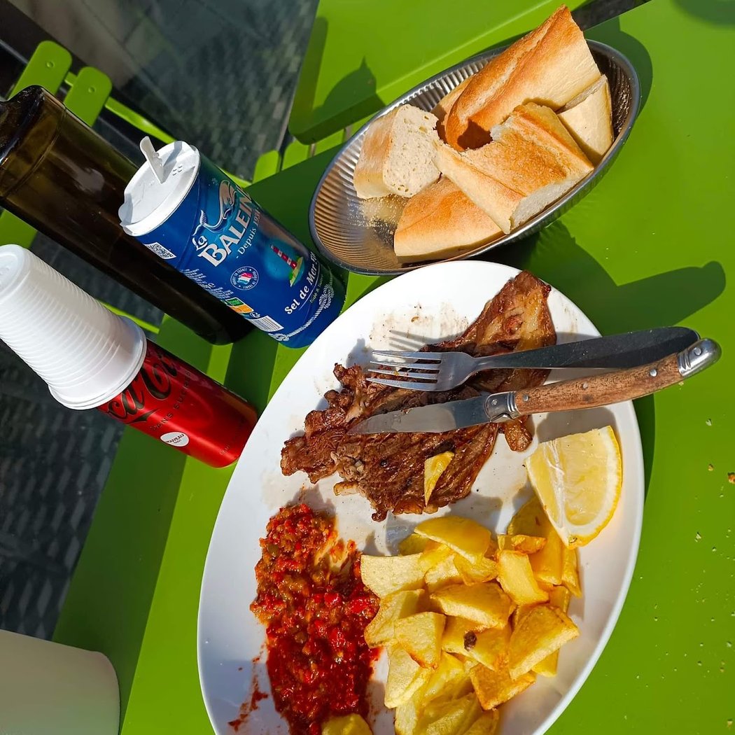 Marco's Grill 4
