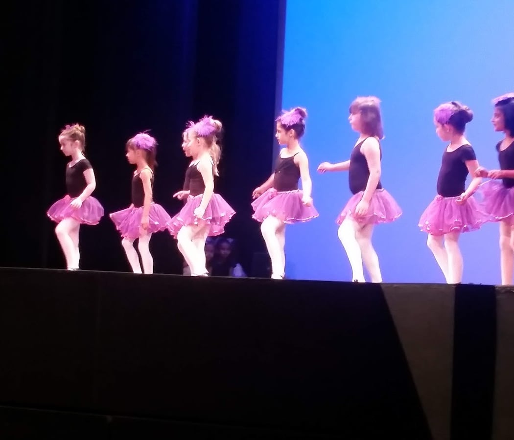 Alice in Wonderland Jr. 1
