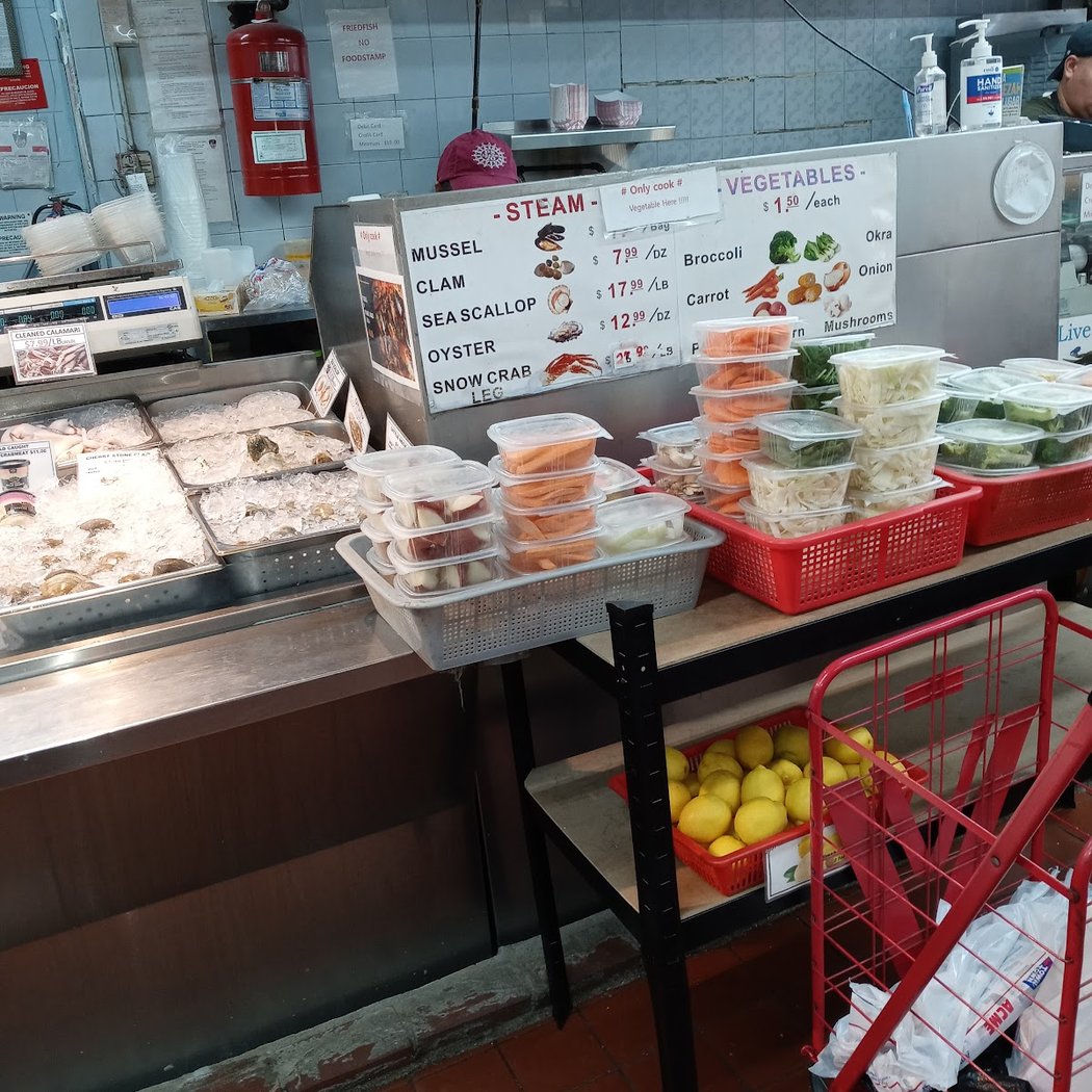 K & M Fish Market 3