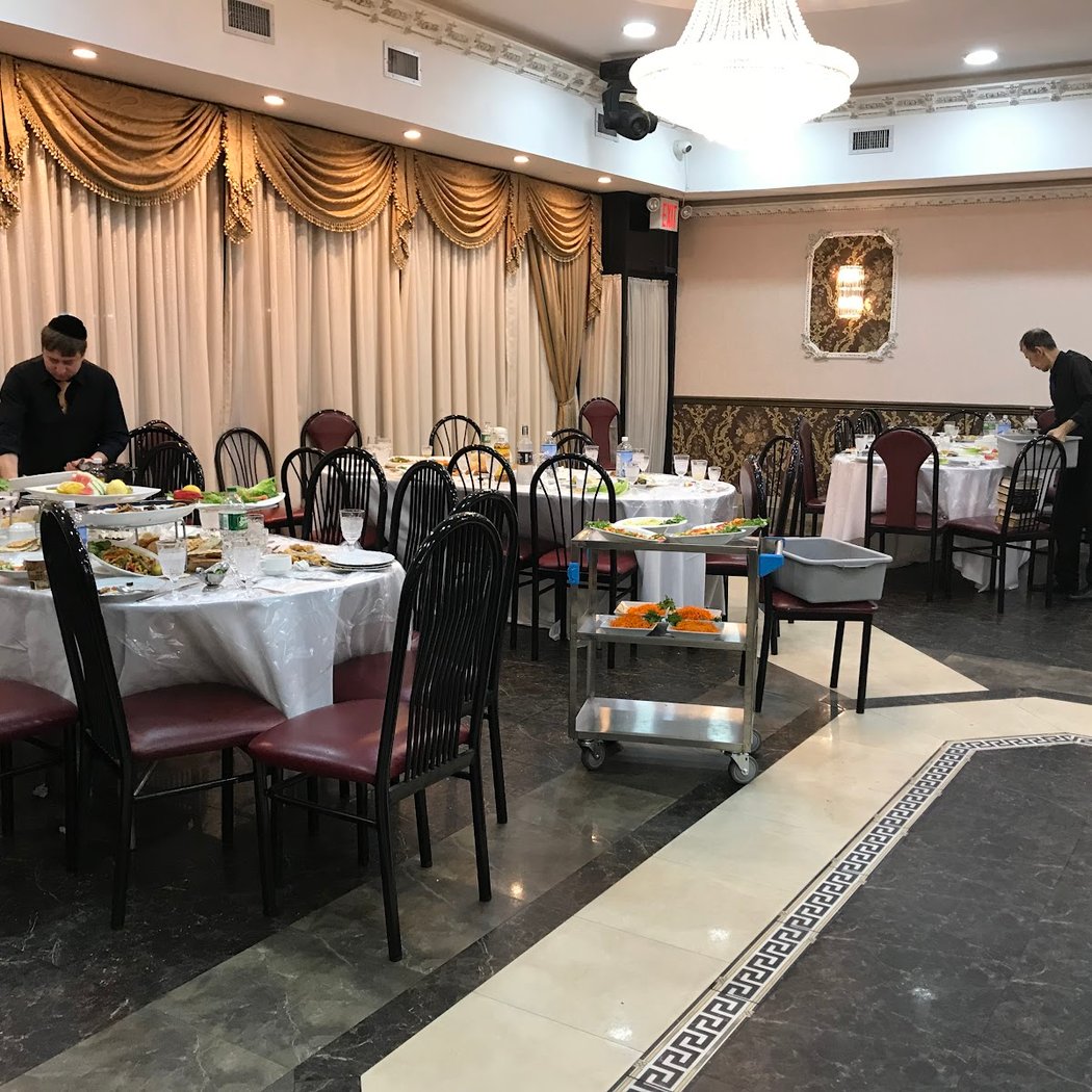Simcha Palace Glatt Kosher Restaurant 3