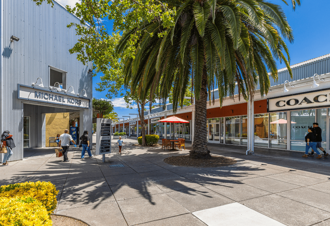 Petaluma Village Premium Outlets 2