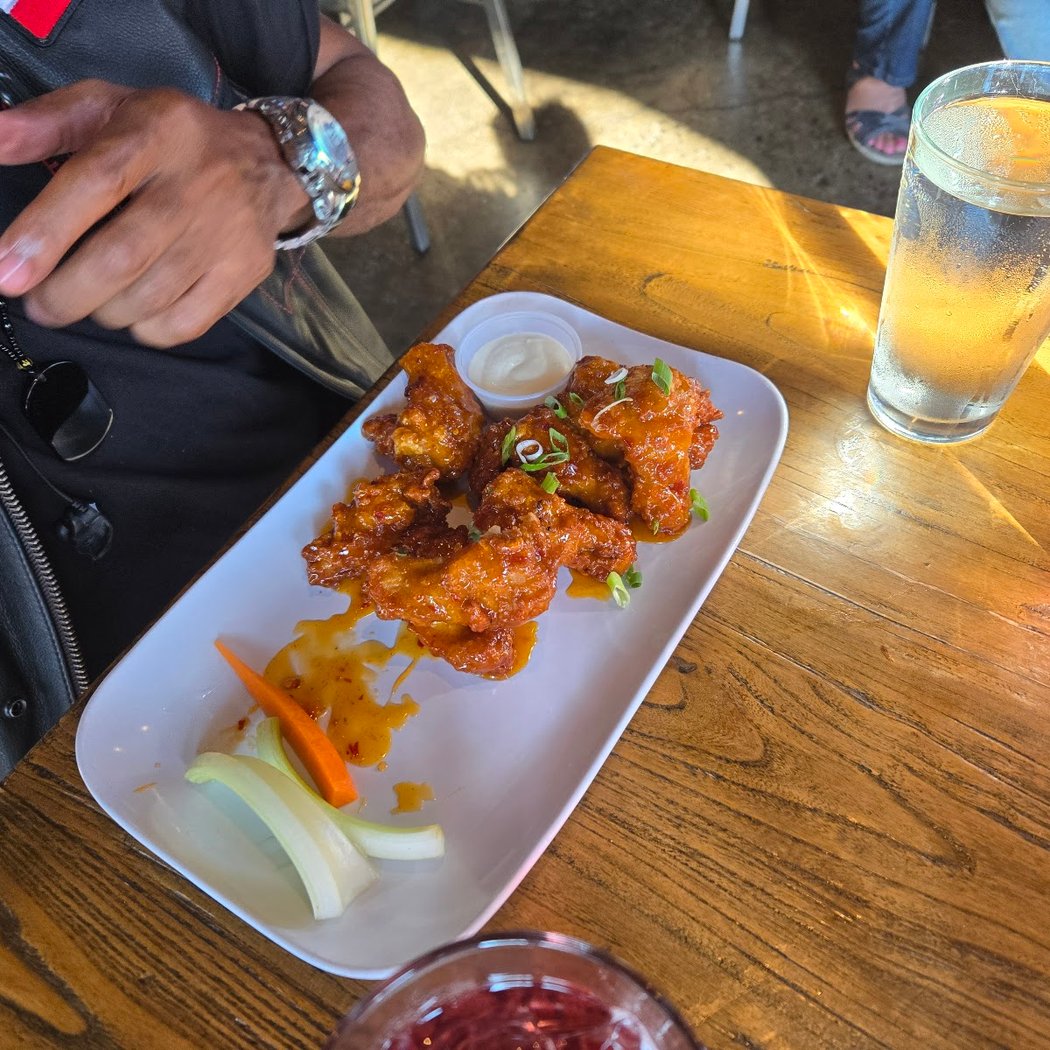 HK Kitchen & Draft House 5
