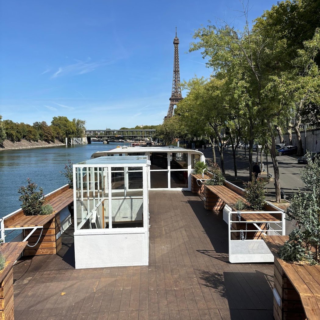 Péniche de l'évènement 1