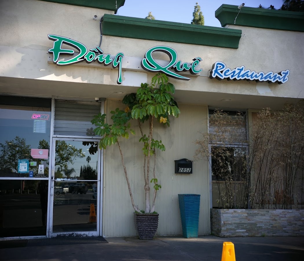 Dong Que Restaurant 2
