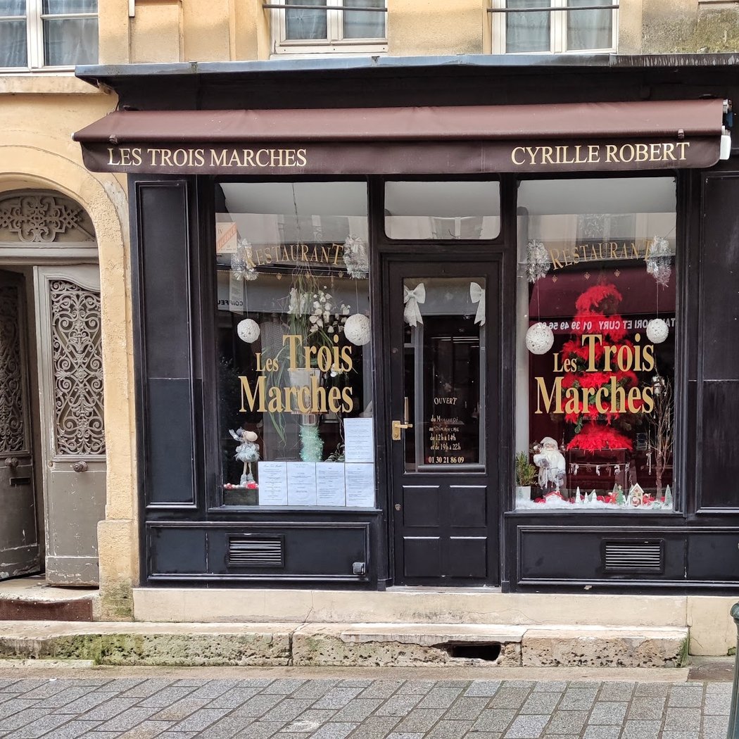 Les Trois Marches 2