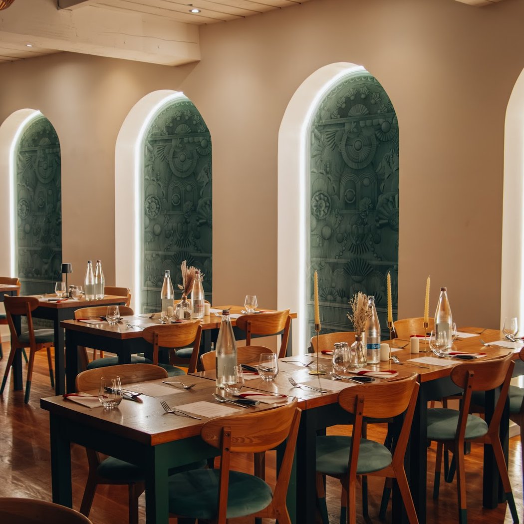 Le Velvet Restaurant 2