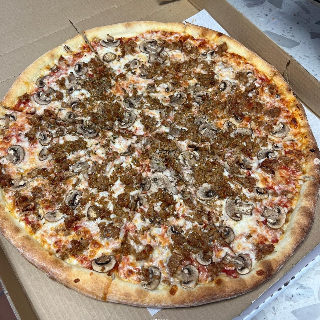 Colosseum New York Pizza 3