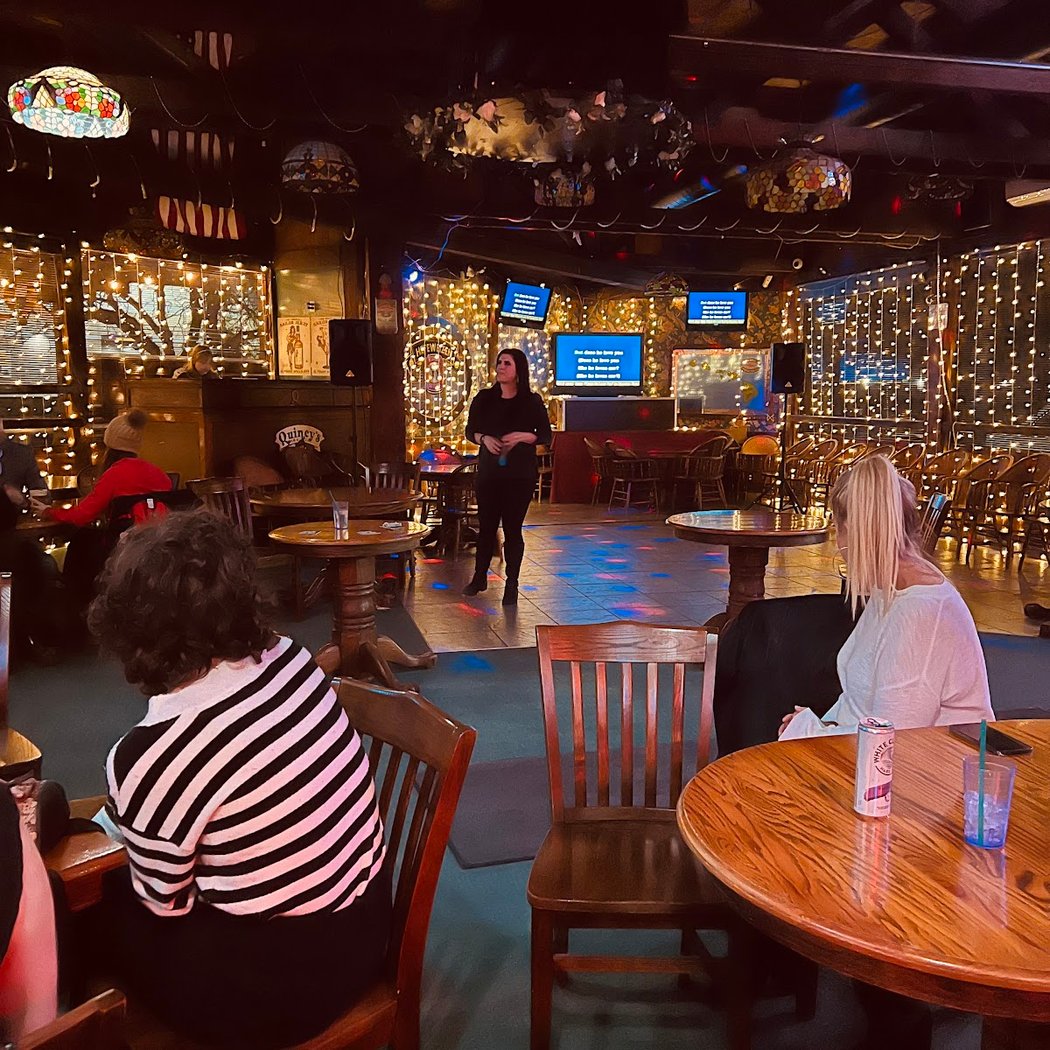 Quincy's Pub & Cafe 3