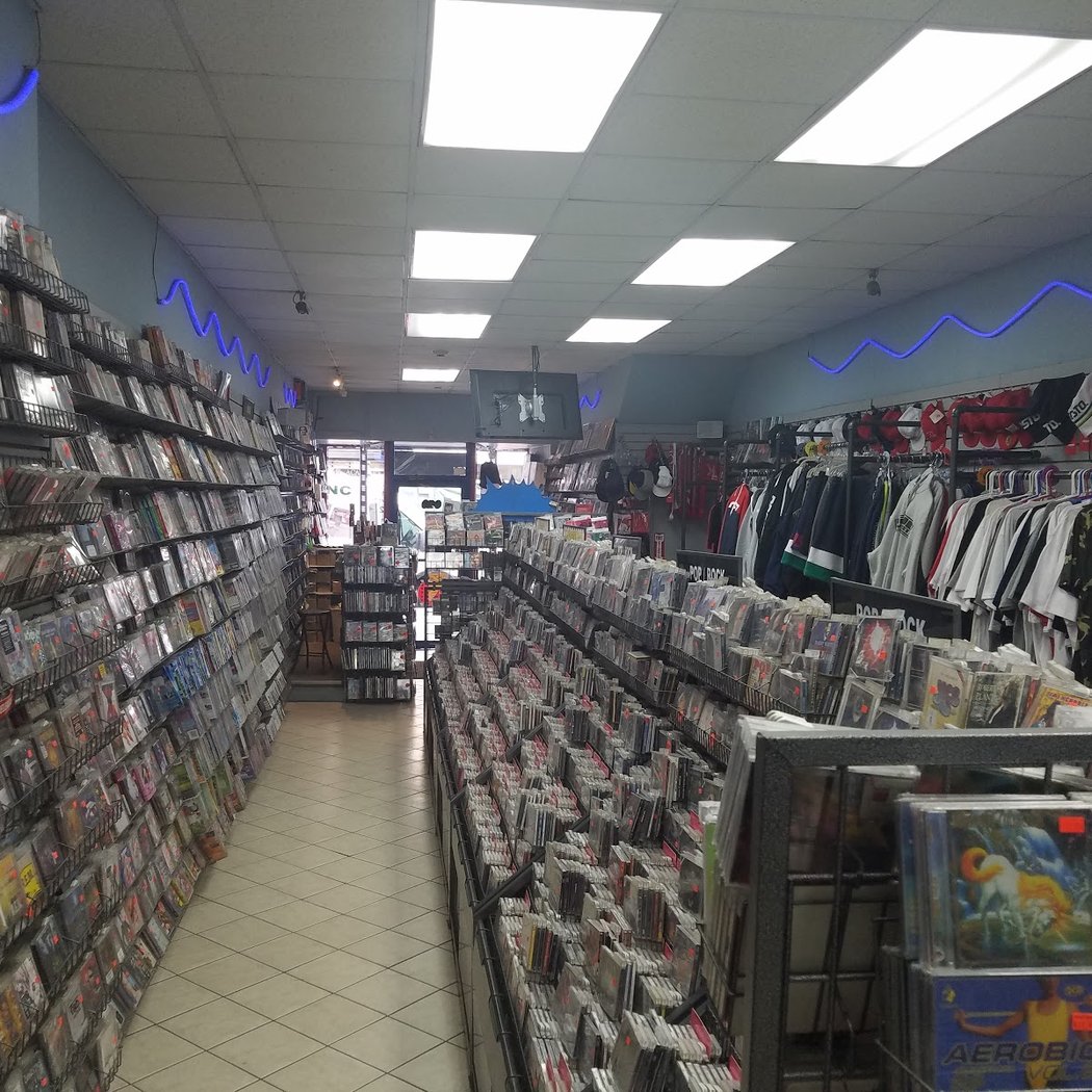 Music Planet GAMES AND RECORDS 2