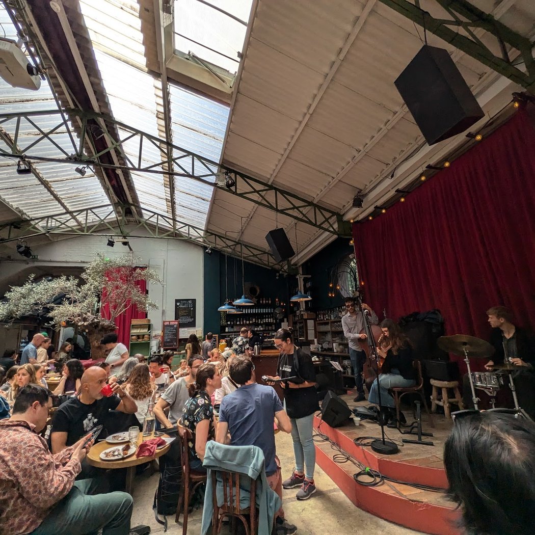 CAFÉ-CONCERT : VARIEGO3 1