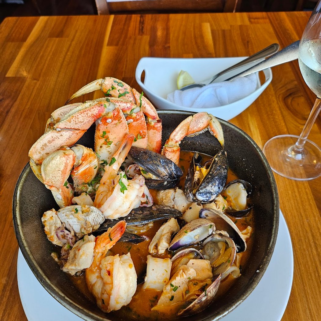 Happy Hour at Sonoma Grille & Bar 1