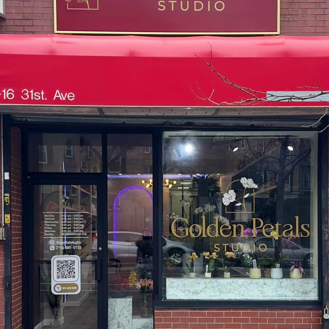 GOLDEN PETALS STUDIO 2