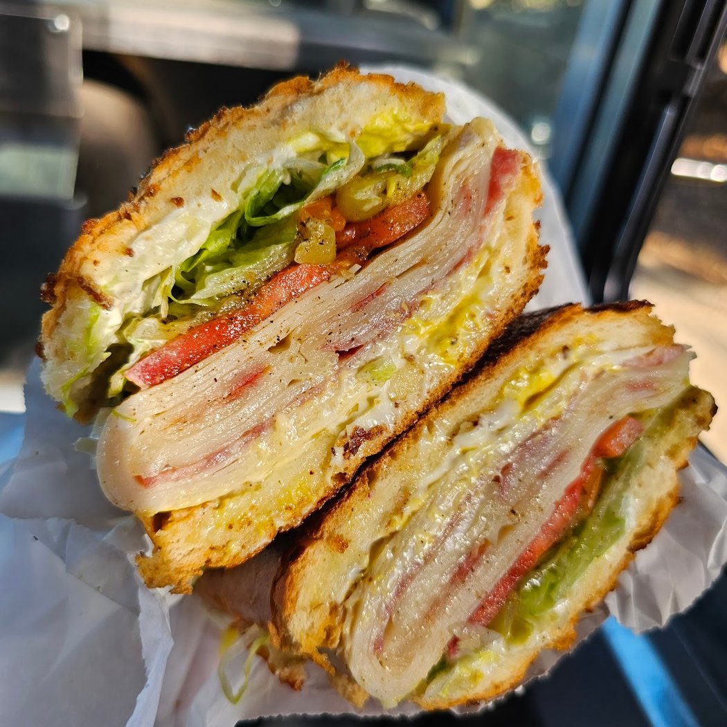 White Palace Liquor & Deli 1