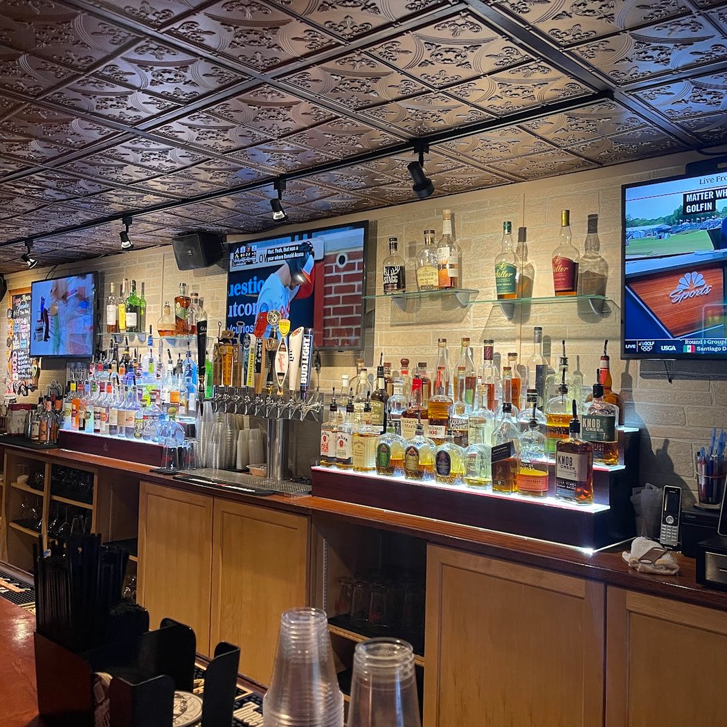 Buck Murphy's Bar & Grill 3