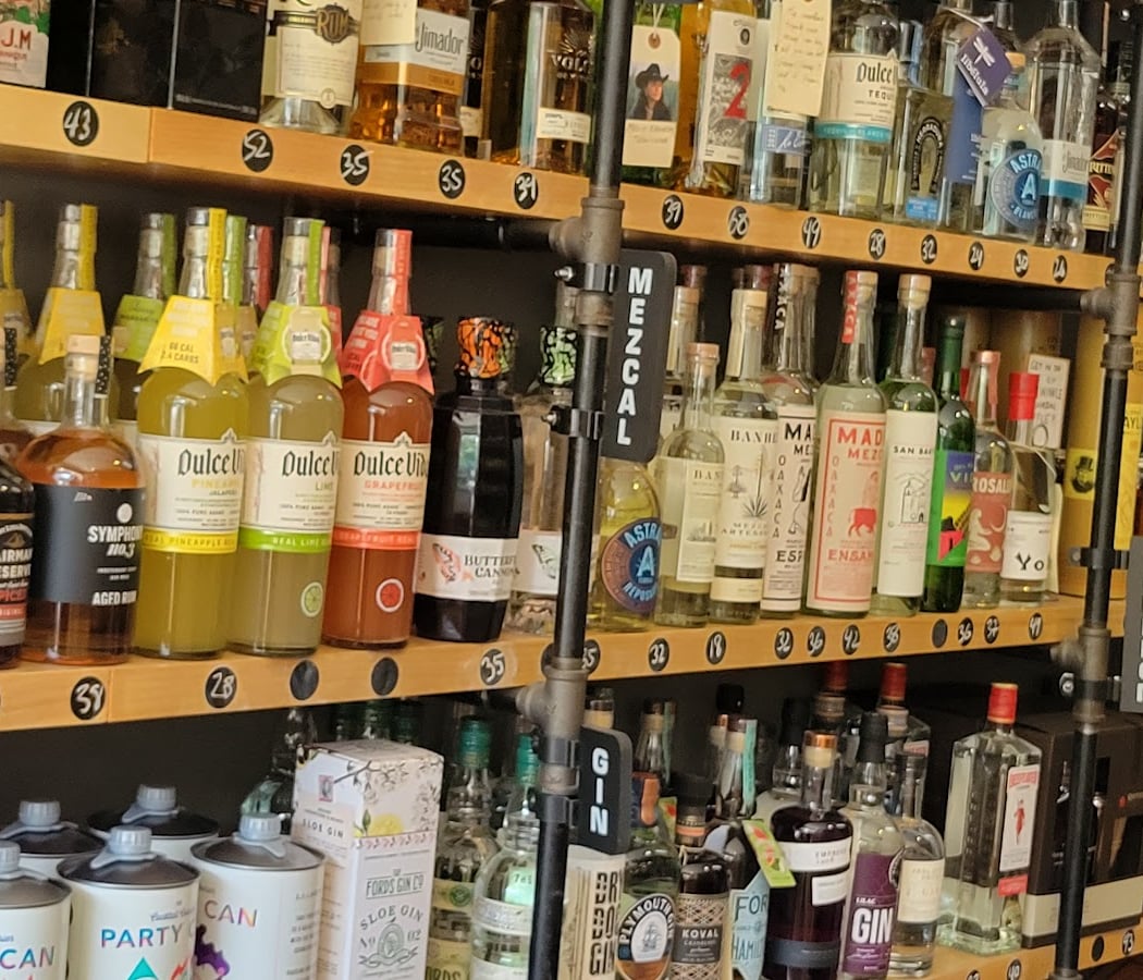 Little Mo Wine & Spirits 1