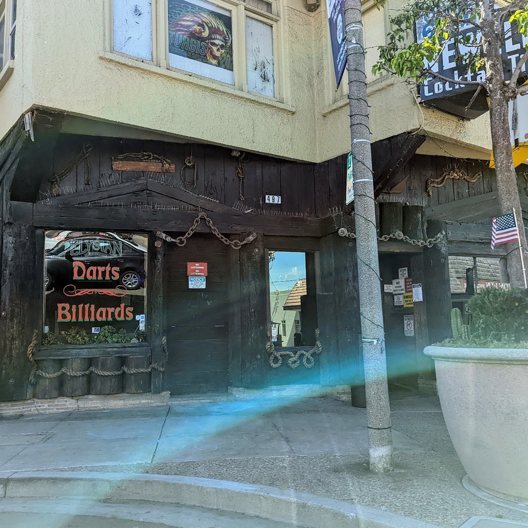 Newell's Cocktail Lounge 2