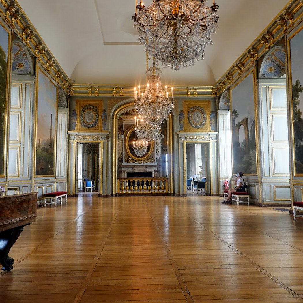 Monuments en pleine forme : une initiation à la danse d'époque 1