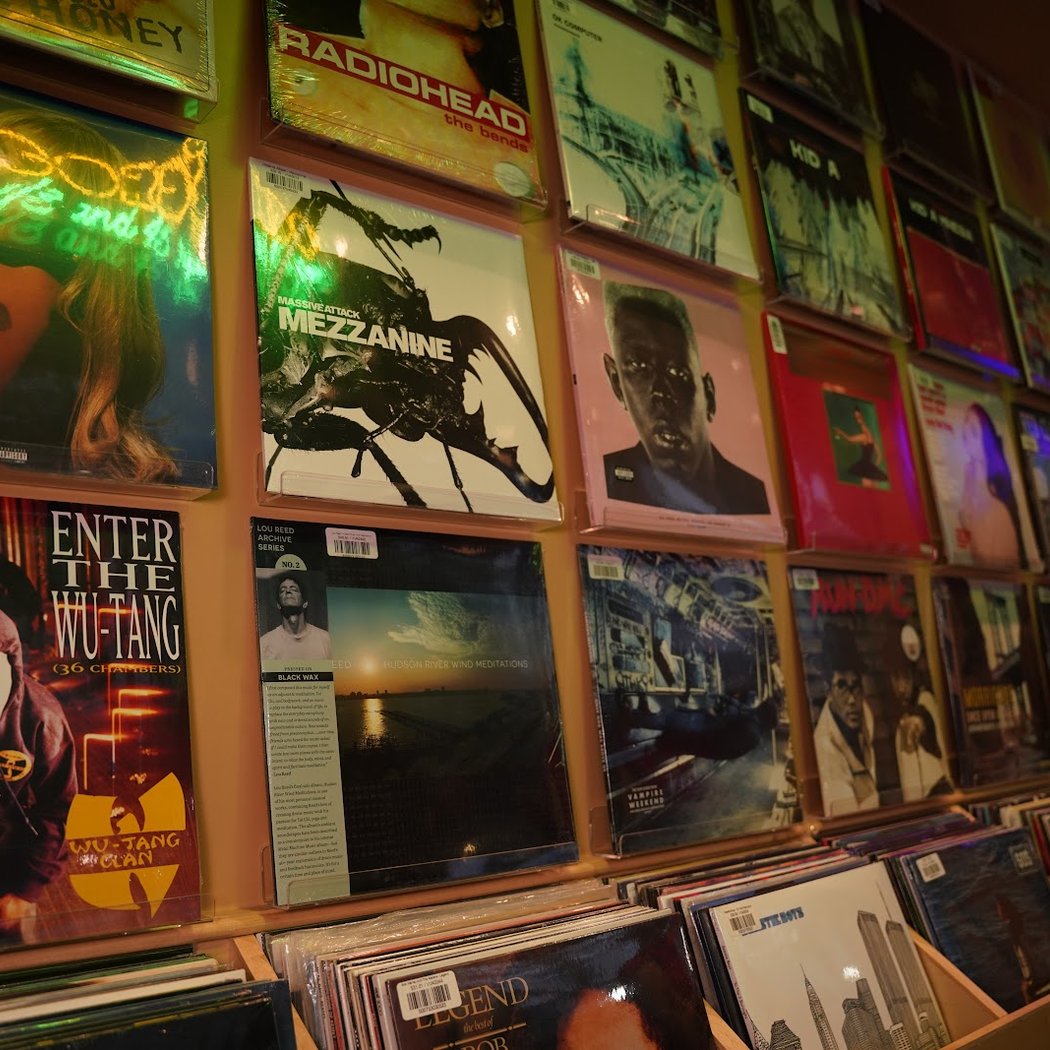 Vinyl Veritas Front Street 1