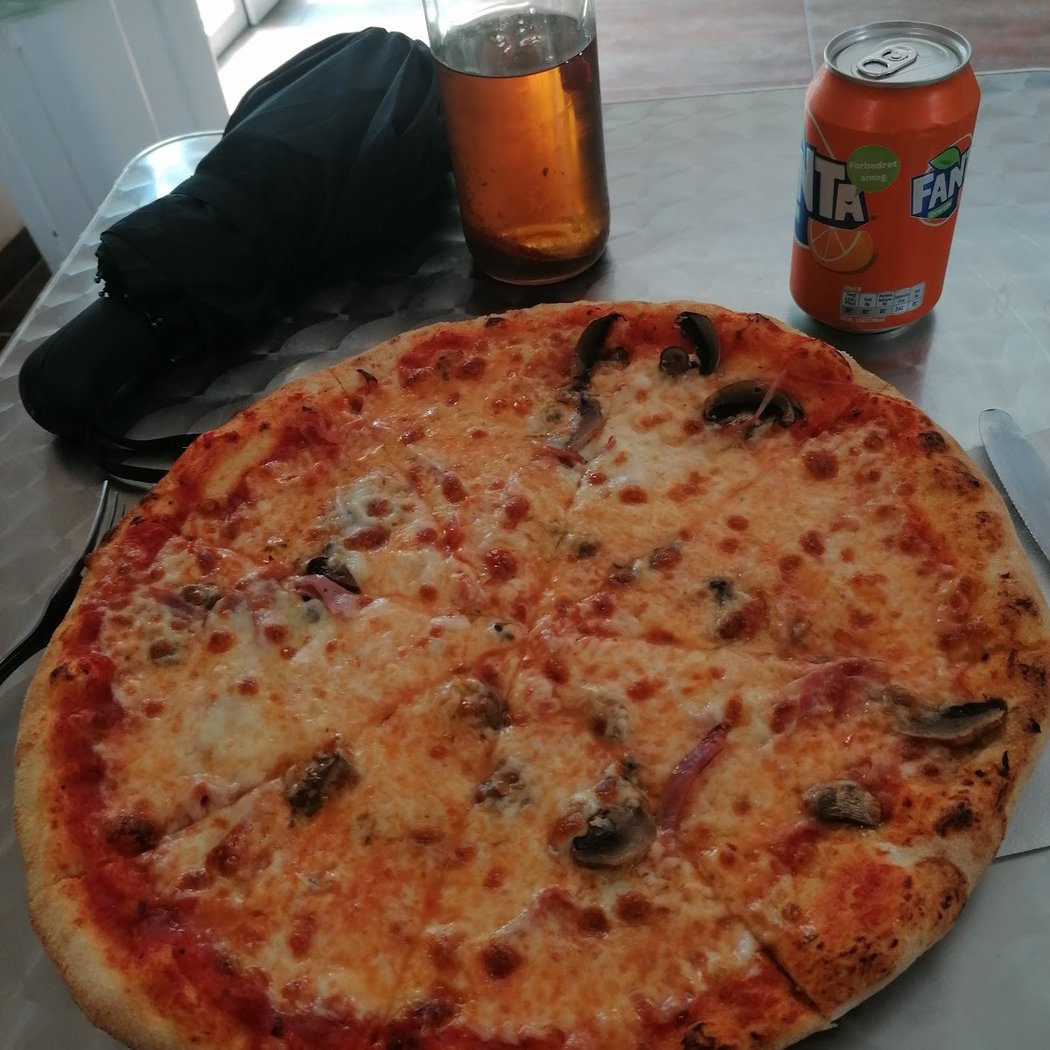 Pizzeria La Salsa 3