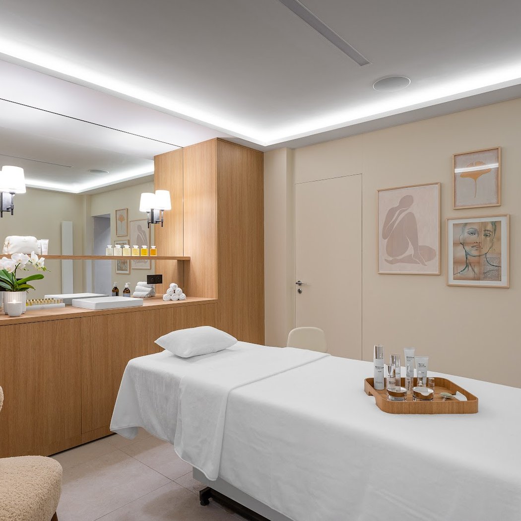 SPA BLACK DOOR - MARBEUF 2