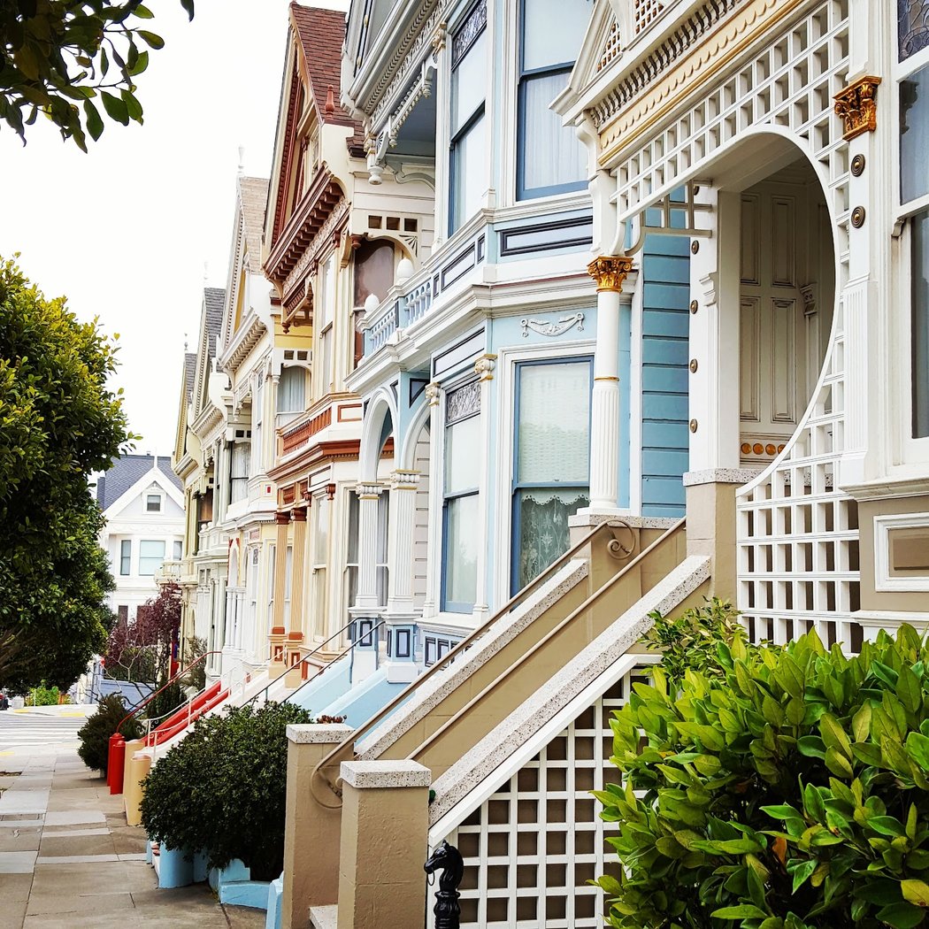 Blue Painted Lady House Tour - Interior Guided Tour by Owner 3