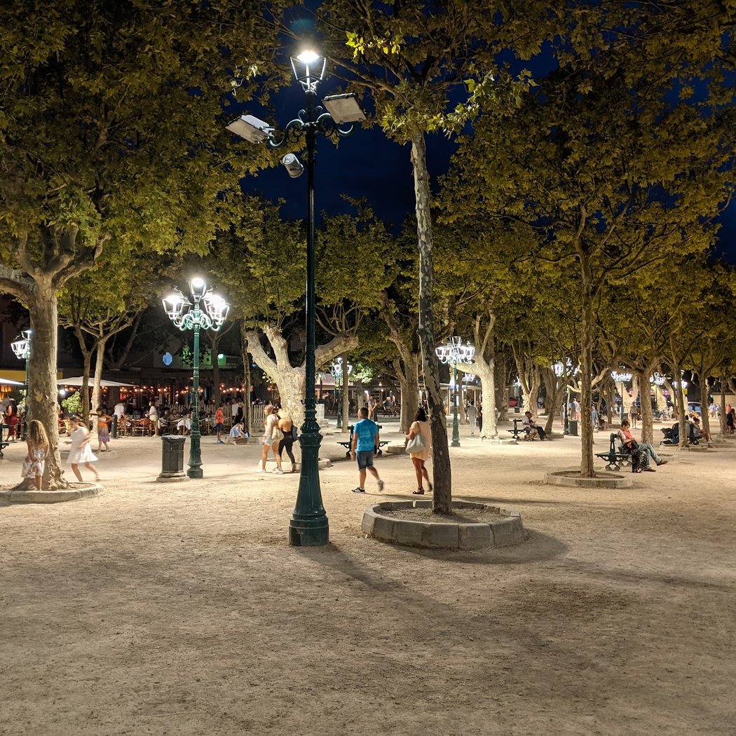 Place des Lices 3