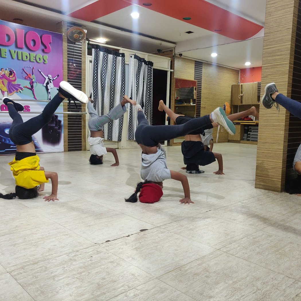 D4U STUDIOS Dance for you 3
