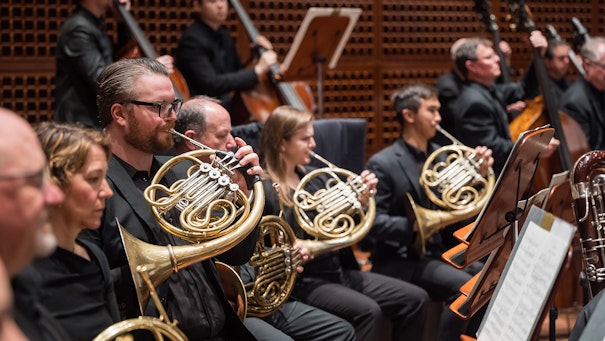 Bicket Conducts All-Mozart 1