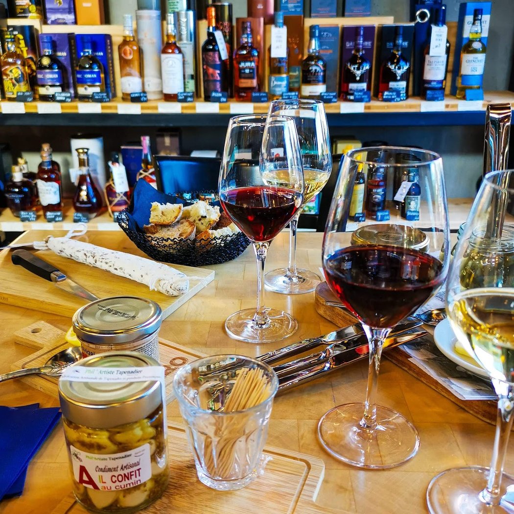 Chapitre Vin - Le Bistrot Gourmand, Le Caviste & Le Bar à Vins 3