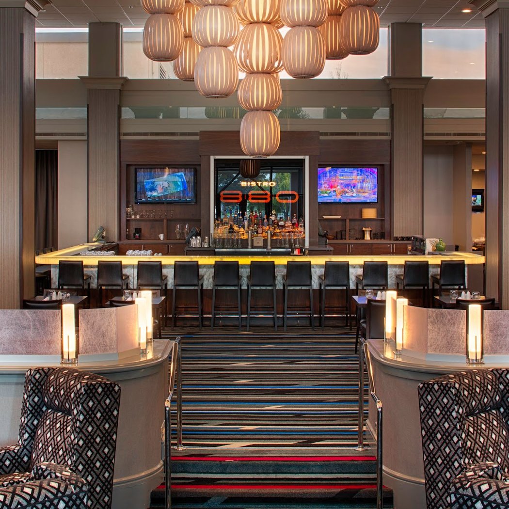 Bistro 880 & Bar 2