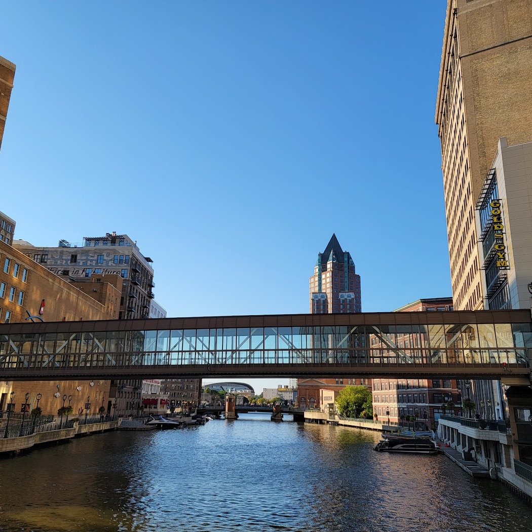 Milwaukee Riverwalk 1